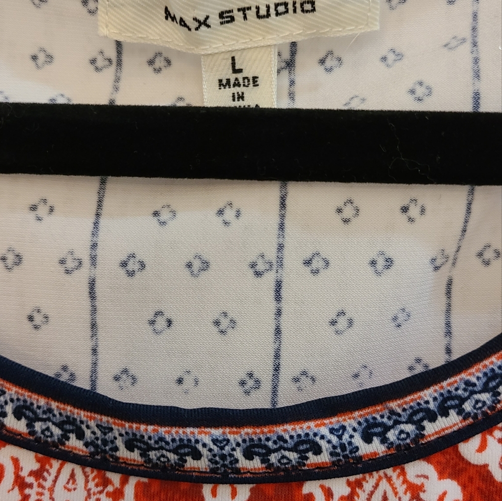 Sleeveless Red and Blue Patterned Dress - Picture 5 of 6